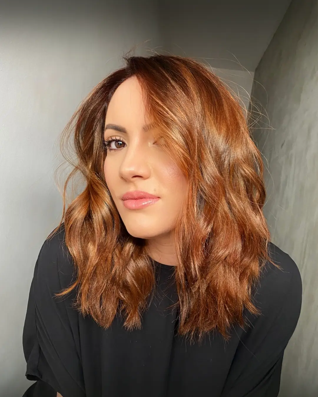 5 ideias de títulos:
1. Descubra o Ruivo Acobreado Perfeito para o Seu Tom de Pele
2. Guia Completo: Como Escolher o Ruivo Acobreado Ideal
3. Ruivo Acobreado: Dicas Essenciais Antes de Pintar o Cabelo
4. Os Segredos da Colometria para Atingir o Ruivo Acobreado dos Sonhos
5. Teste Virtual e Mecha: Garanta o Seu Ruivo Acobreado Sem Erro