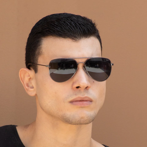 Entenda as Diferenças: Lentes Polarizadas vs. Degradê vs. Espelhadas