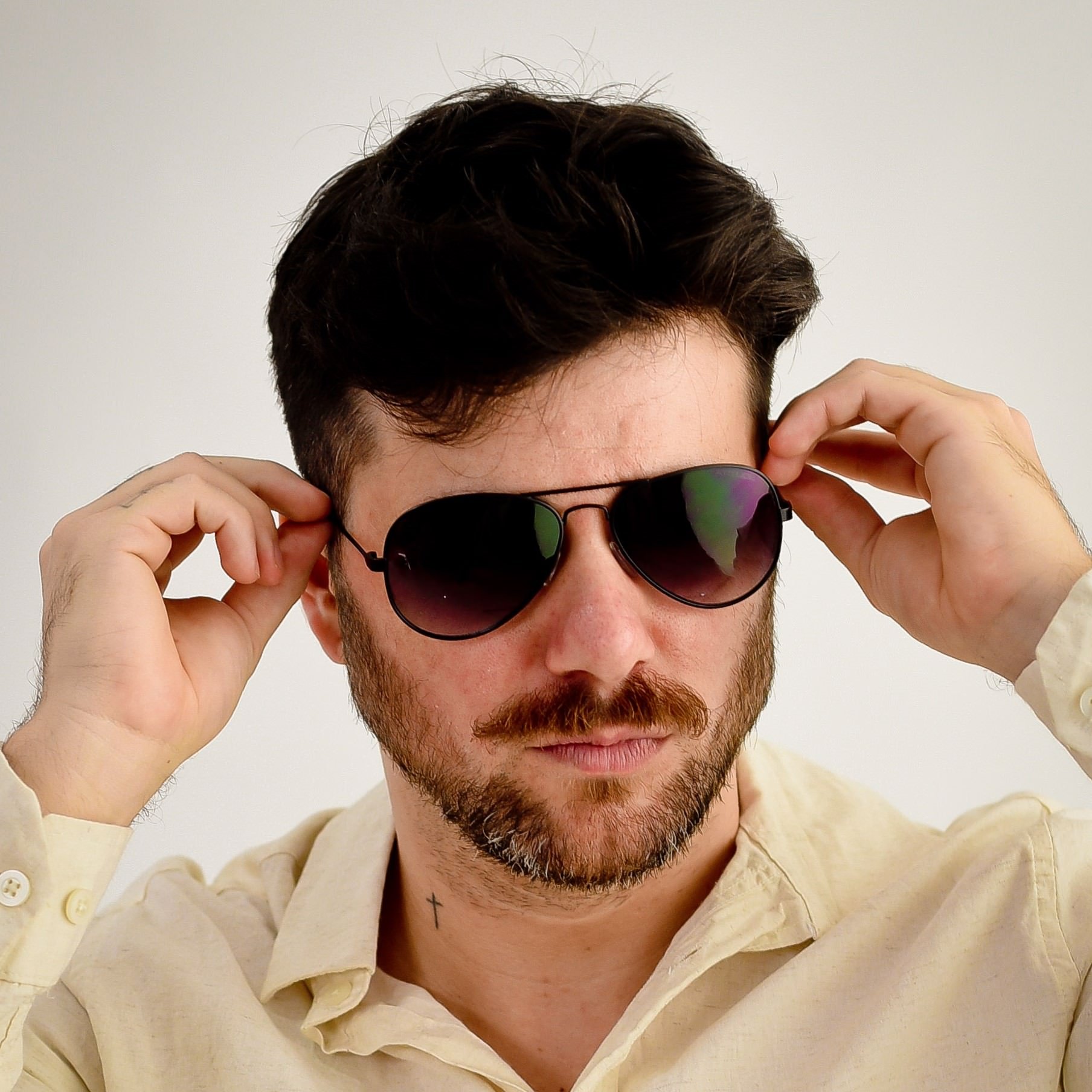 Guia Completo: Os Melhores Óculos de Sol Aviador para Cada Formato de Rosto