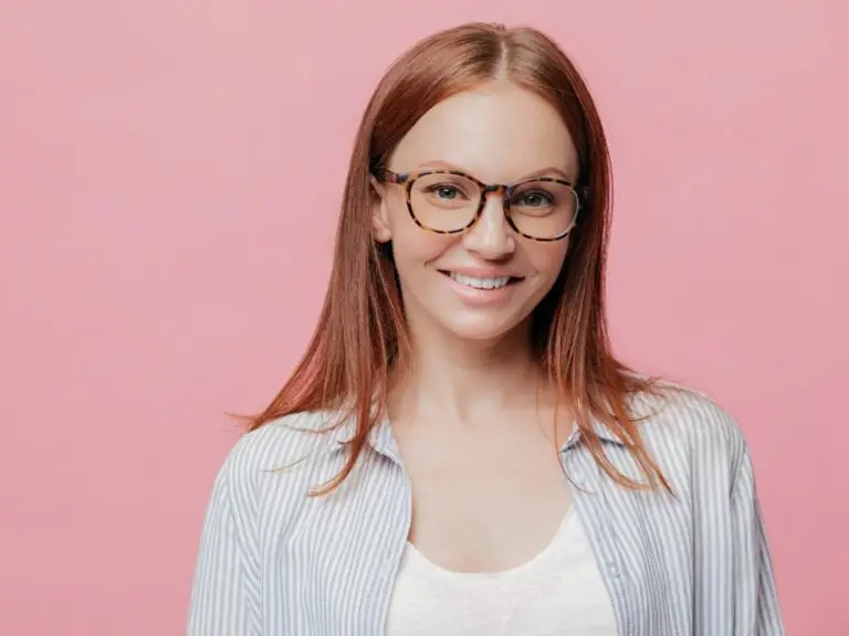 A Importância das Plaquetas Ajustáveis em Óculos