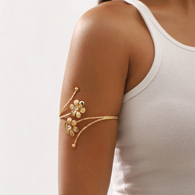 Como combinar pulseiras finas com relógios