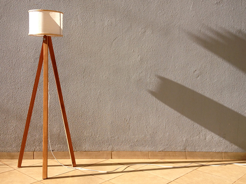 como fazer luminária de chão diy