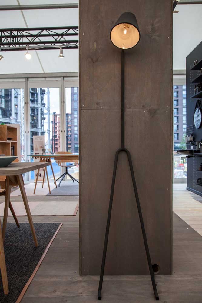 Guia Completo: Materiais Essenciais para Sua Luminária de Chão DIY