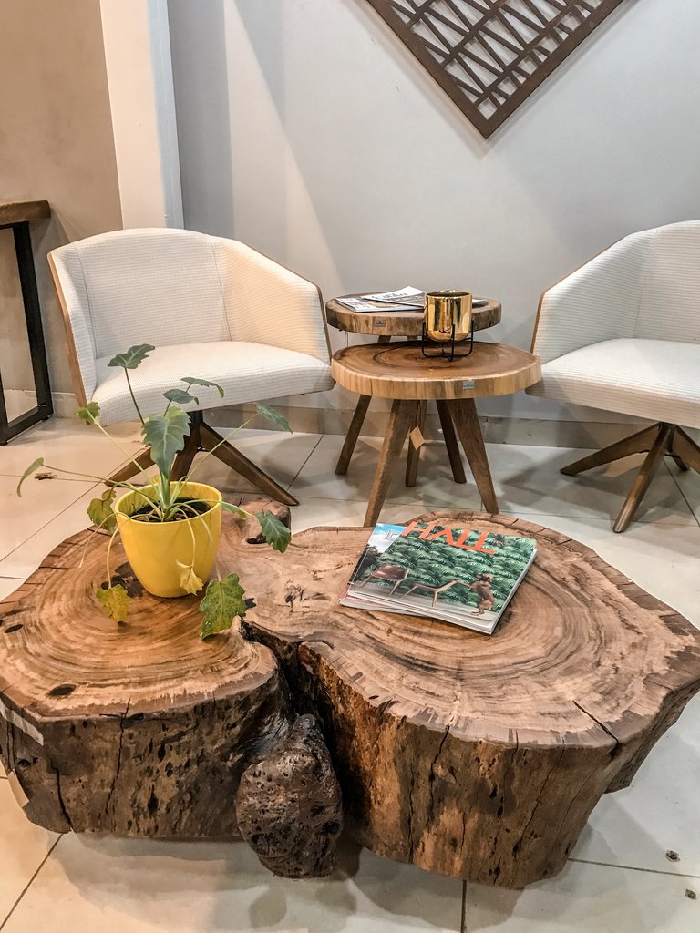 Decoração Rústica: Ideias para Harmonizar Sua Mesa de Tronco com o Ambiente