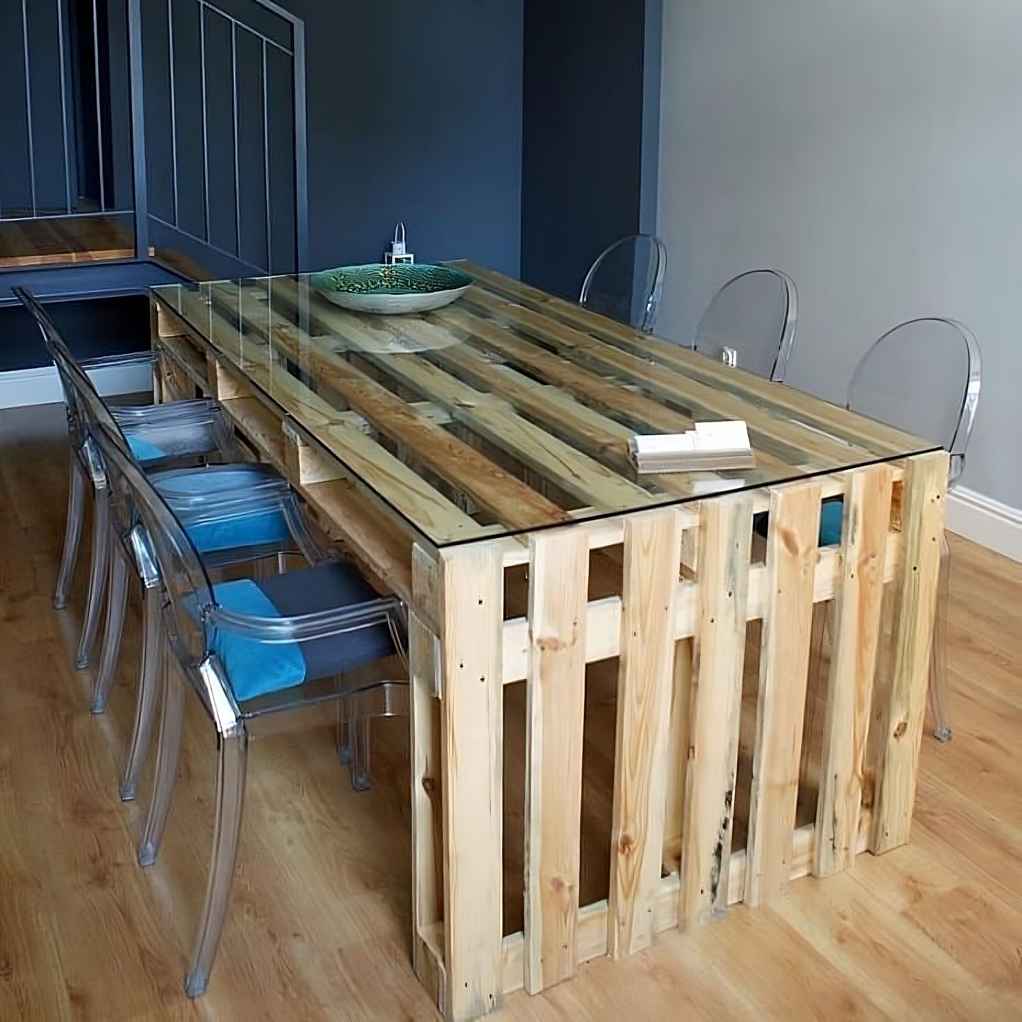 como fazer mesa de jantar de pallet
