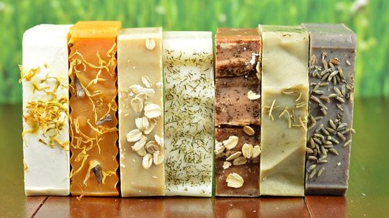 Sabonetes Naturais para Peles Sensíveis: Receitas e Benefícios