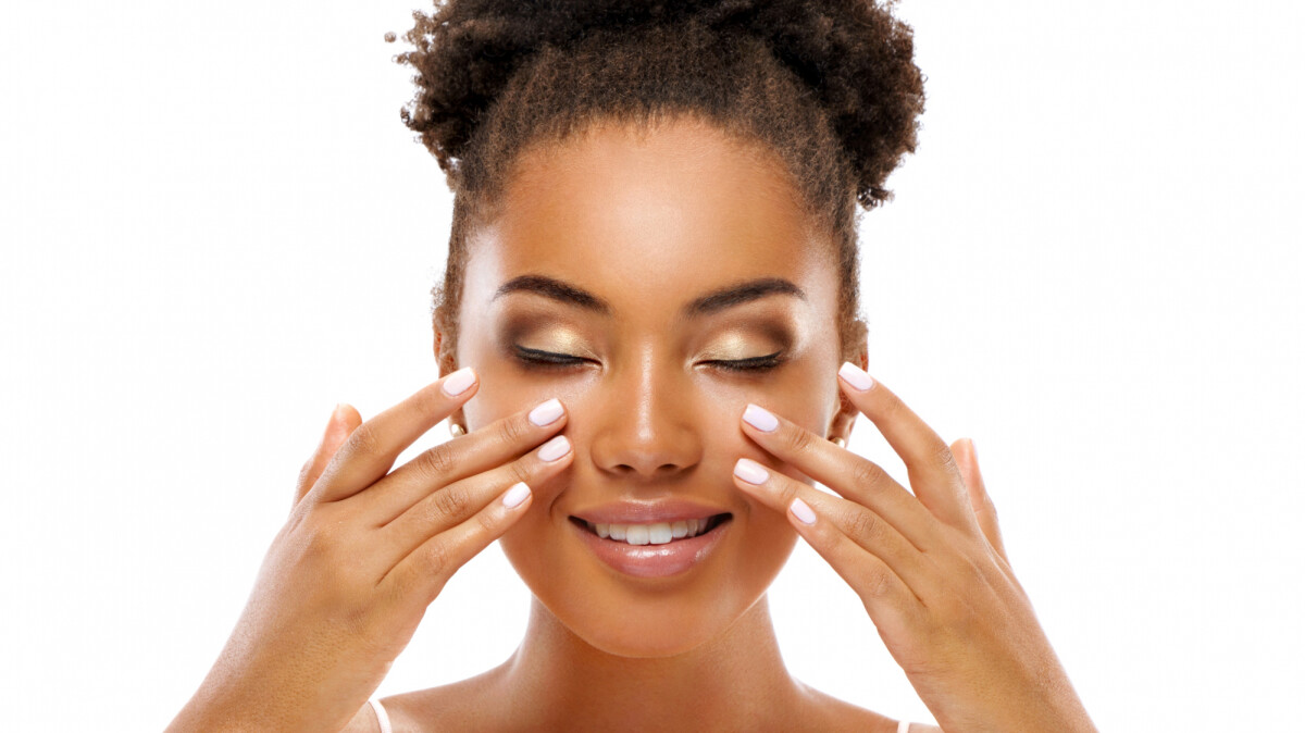 5 Benefícios da Automassagem Facial para a Pele