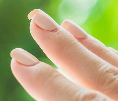 como fortalecer unhas fracas e quebradiças