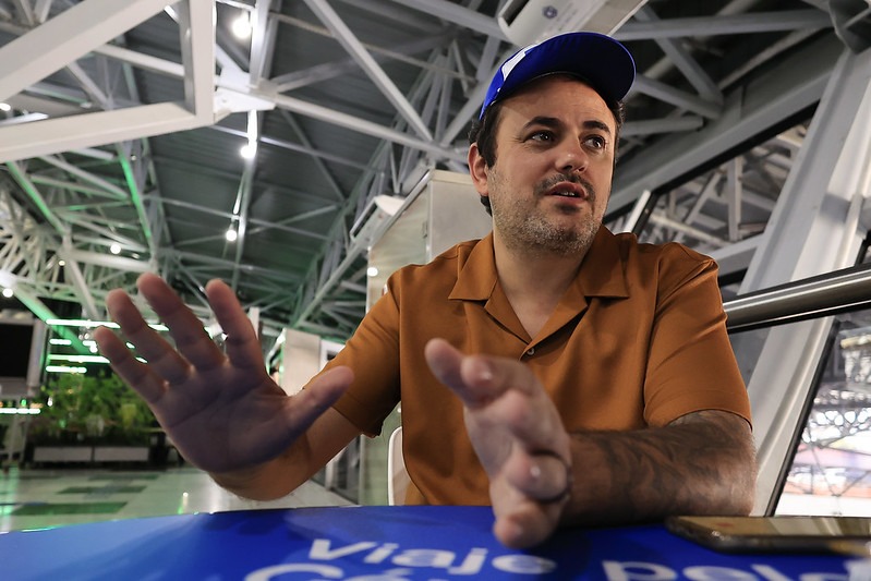 1. Obstrução Parlamentar: Entenda os Métodos e Impactos. 2. O Kit Obstrução: Ferramentas Usadas para Atrasar Votações. 3. Obstrução por Ausência: Como Funciona e Quais as Consequências. 4. Limites e Punições para a Obstrução Parlamentar. 5. A Importância do Quórum nas Votações do Congresso.