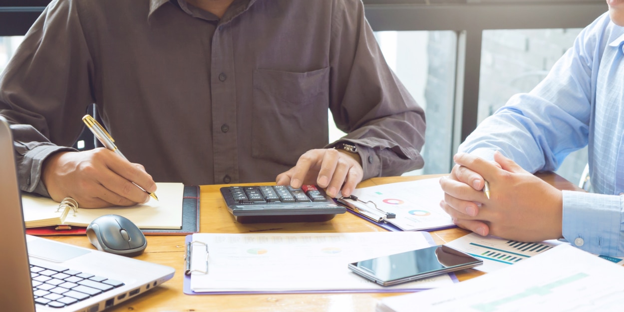 1. O que é Portabilidade de Crédito e Como Funciona? 2. Guia Completo: Passos para Solicitar a Portabilidade de Crédito. 3. Portabilidade de Crédito Consignado: Vantagens e Cuidados. 4. Financiamento Imobiliário: Vale a Pena Fazer Portabilidade? 5. Open Finance e Portabilidade: A Nova Era do Crédito.