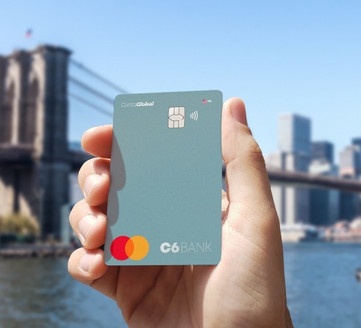 como funciona o cartão de débito internacional