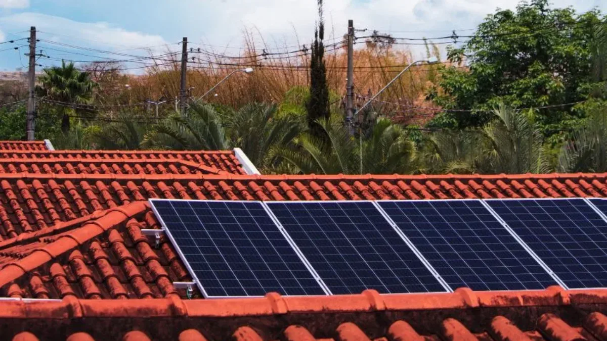 como investir em energia solar residencial vale a pena