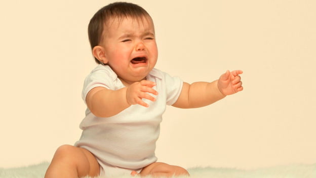 Brincadeiras Essenciais: 'Cadê o Achou?' e a Permanência do Objeto no Desenvolvimento Infantil