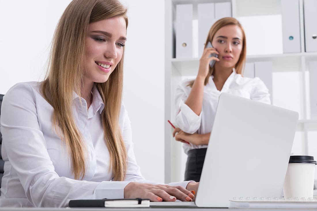 como lidar com a inveja alheia no trabalho