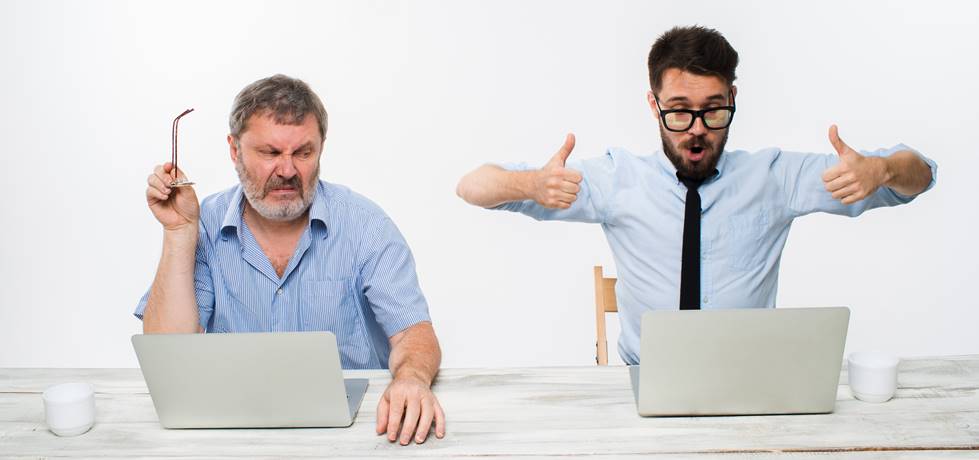 5 ideias de títulos:
1. Inveja no Trabalho: Estratégias para Proteger Sua Carreira
2. Como Lidar com Colegas Invejosos Sem Perder a Calma
3. Inteligência Emocional: Sua Melhor Ferramenta Contra a Inveja Profissional
4. Blindagem Mental: Proteja-se da Inveja e Mantenha o Foco
5. Limites Saudáveis no Trabalho: Evitando Conflitos por Inveja