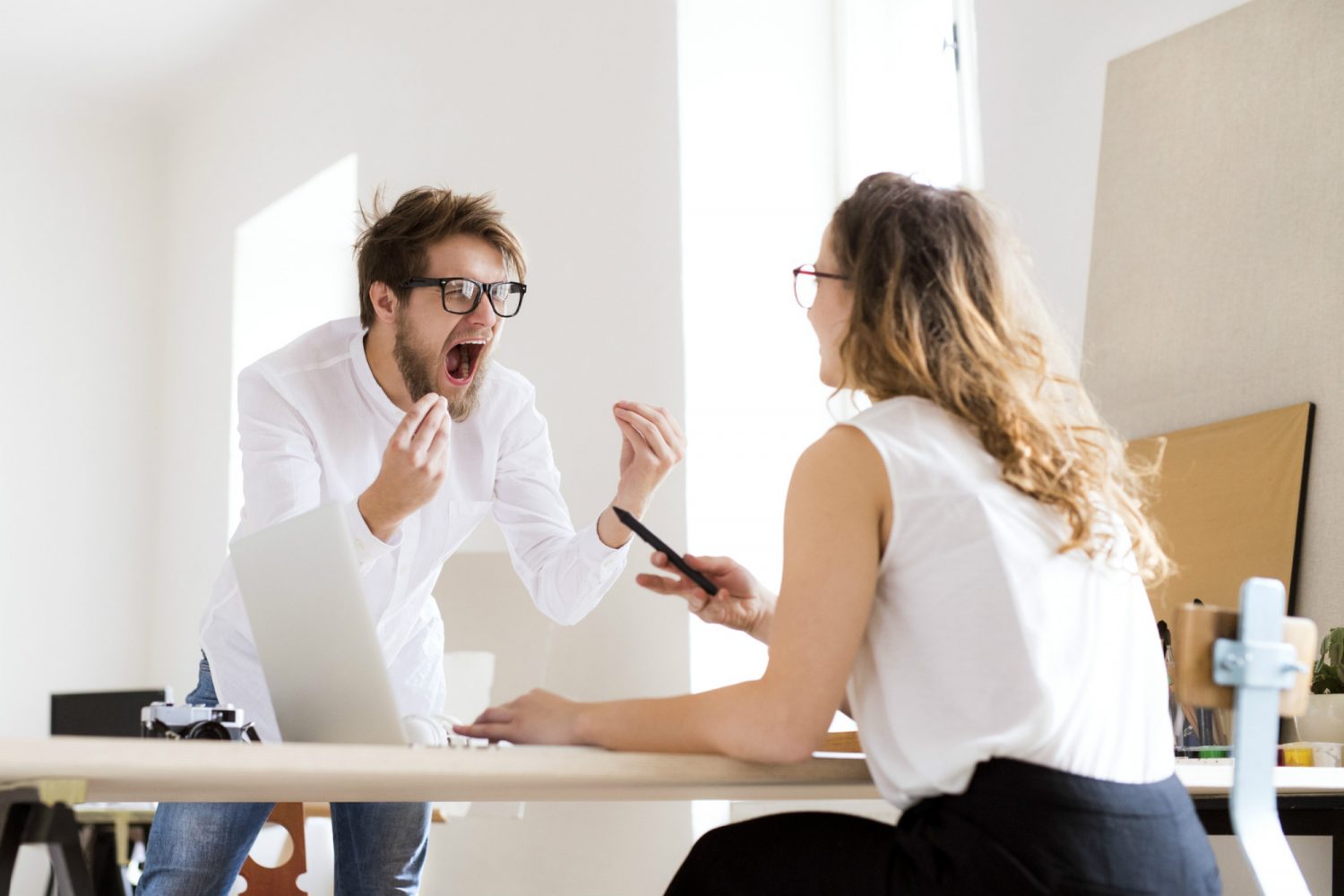 5 Dicas para Identificar Gatilhos de Raiva no Trabalho