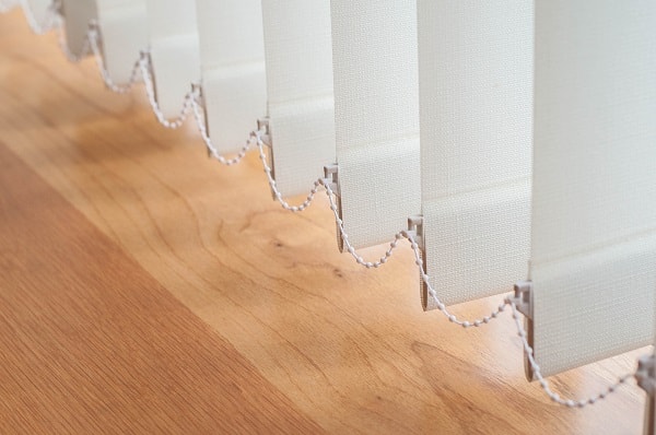 como limpar persiana romana de tecido