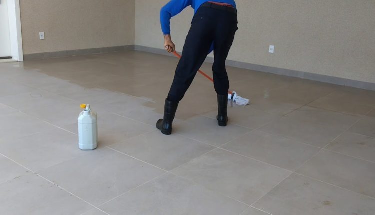 Guia Completo: Como Remover Manchas Difíceis do seu Piso Fosco