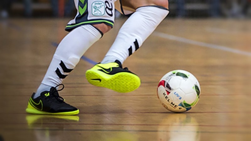 5 ideias de títulos:
1. Domine o Drible no Futsal: Guia Completo para Iniciantes
2. 5 Exercícios Essenciais para Aprimorar seu Drible no Futsal
3. Dribles de Futsal: Técnicas Avançadas para Superar a Defesa
4. Como Usar o Corpo para Driblar no Futsal: Dicas de Mestre
5. Futsal: Desenvolva Velocidade e Agilidade com Estes Dribles