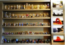 5 ideias de títulos:
1. Organize sua Estante: Do Caos à Obra de Arte
2. O Guia Definitivo para Categorizar e Exibir seus Livros
3. Estante dos Sonhos: Dicas Práticas de Organização e Decoração
4. Livros em Ordem: Métodos Eficazes para Conservar e Apresentar sua Coleção
5. Transforme sua Estante: Estratégias de Organização para Todos os Estilos