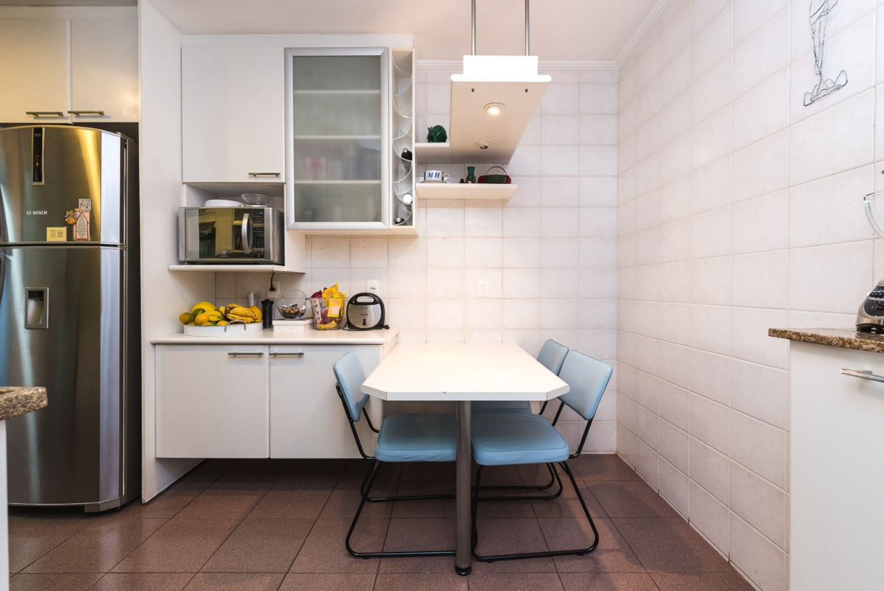 Como usar prateleiras abertas na organização da cozinha