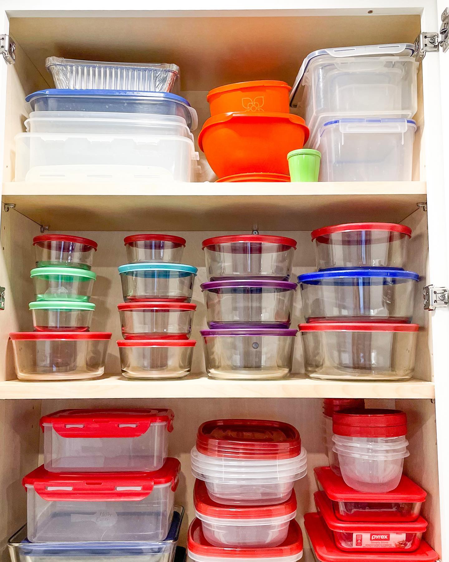 Organização Vertical na Cozinha: Maximizando Espaço com Potes