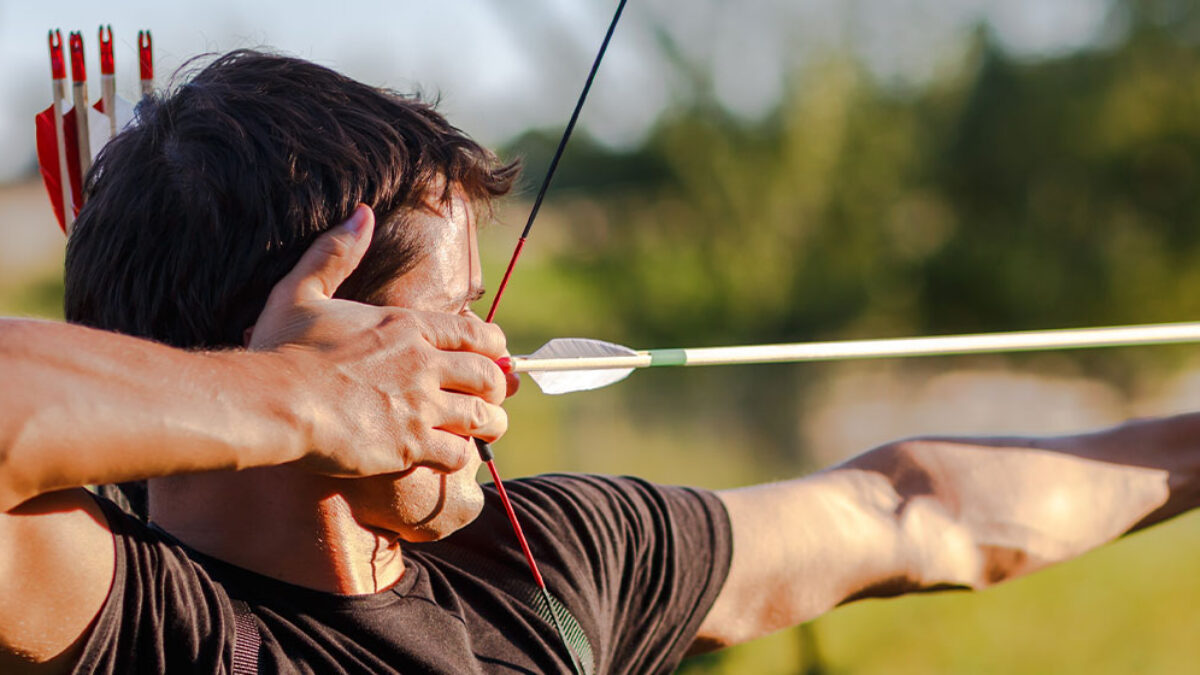 Como Melhorar Sua Precisão no Arco e Flecha