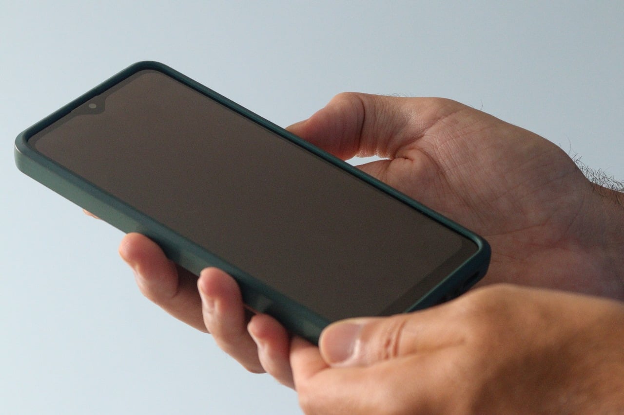 5 ideias de títulos:
1. Como Reduzir o Tempo de Tela: Guia Completo para Android e iPhone
2. Dicas Práticas para Diminuir o Uso do Celular e Aumentar a Produtividade
3. Aplicativos Essenciais para Controlar o Tempo de Tela e Evitar Distrações
4. O Poder do Modo Tons de Cinza: Uma Estratégia Simples para Usar Menos o Celular
5. Criando um Relacionamento Saudável com seu Smartphone: Mudanças de Hábito e Ferramentas Úteis