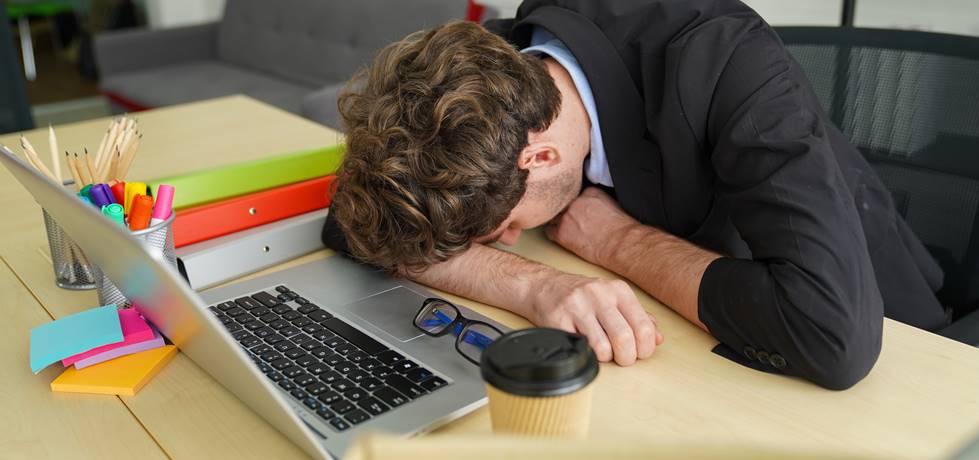 O Papel do Perfeccionismo na Autocrítica Excessiva