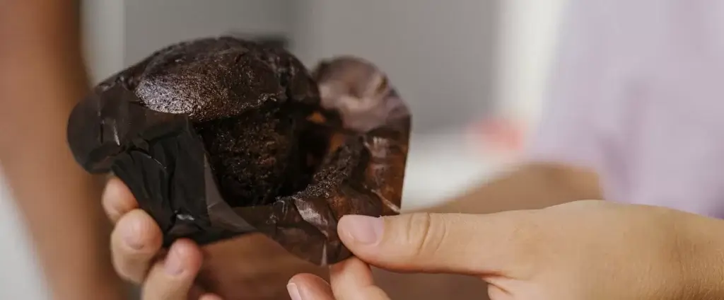 como tirar mancha de chocolate do sofá de linho