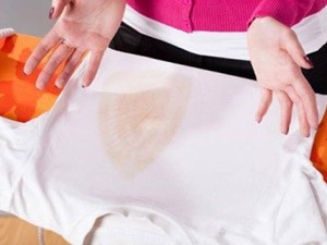 Ferro de Passar Impecável: 5 Métodos Infalíveis para Remover Manchas de Queimado