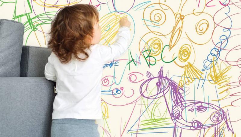 como tirar riscos de caneta da parede