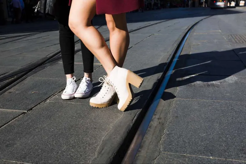 Bota branca western: O guia definitivo para usar a tendência