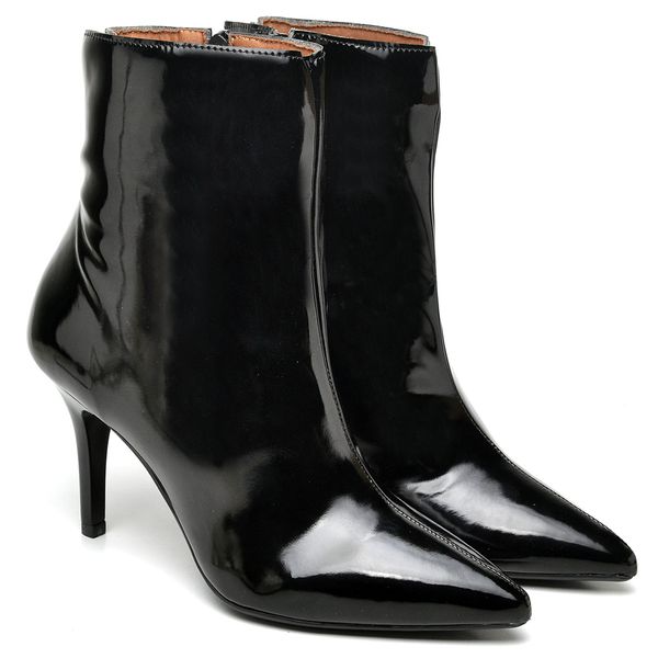 como usar bota de verniz preta