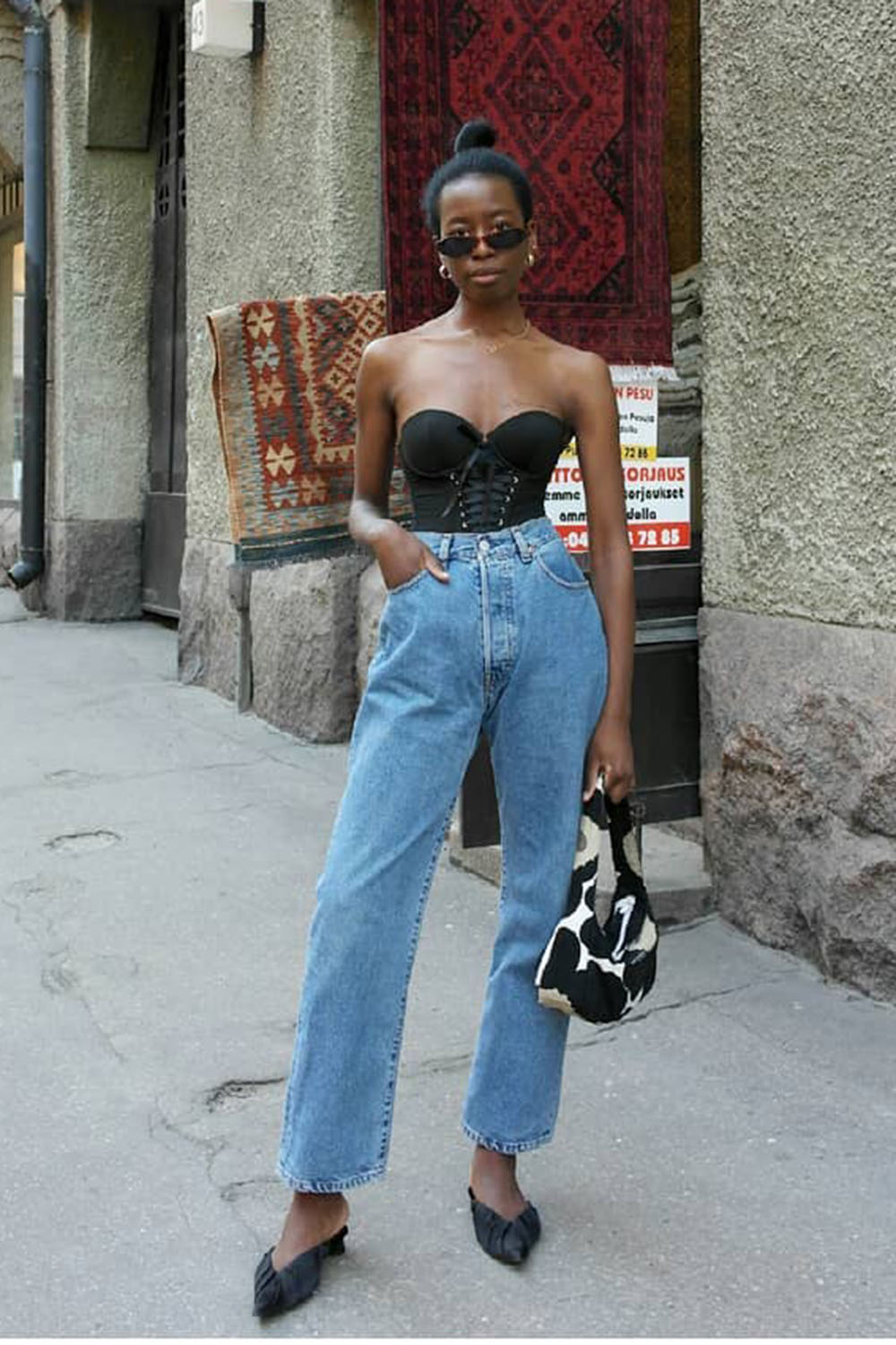 Guia Completo: Como Escolher o Caimento Perfeito da Sua Calça Jeans Reta