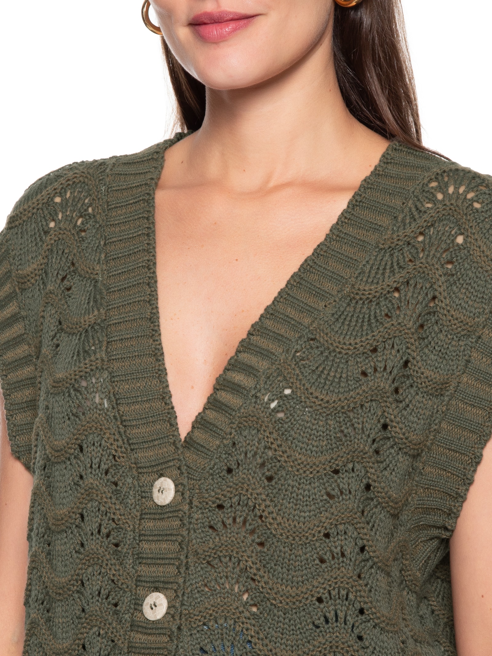 5 maneiras de usar colete de tricô no verão