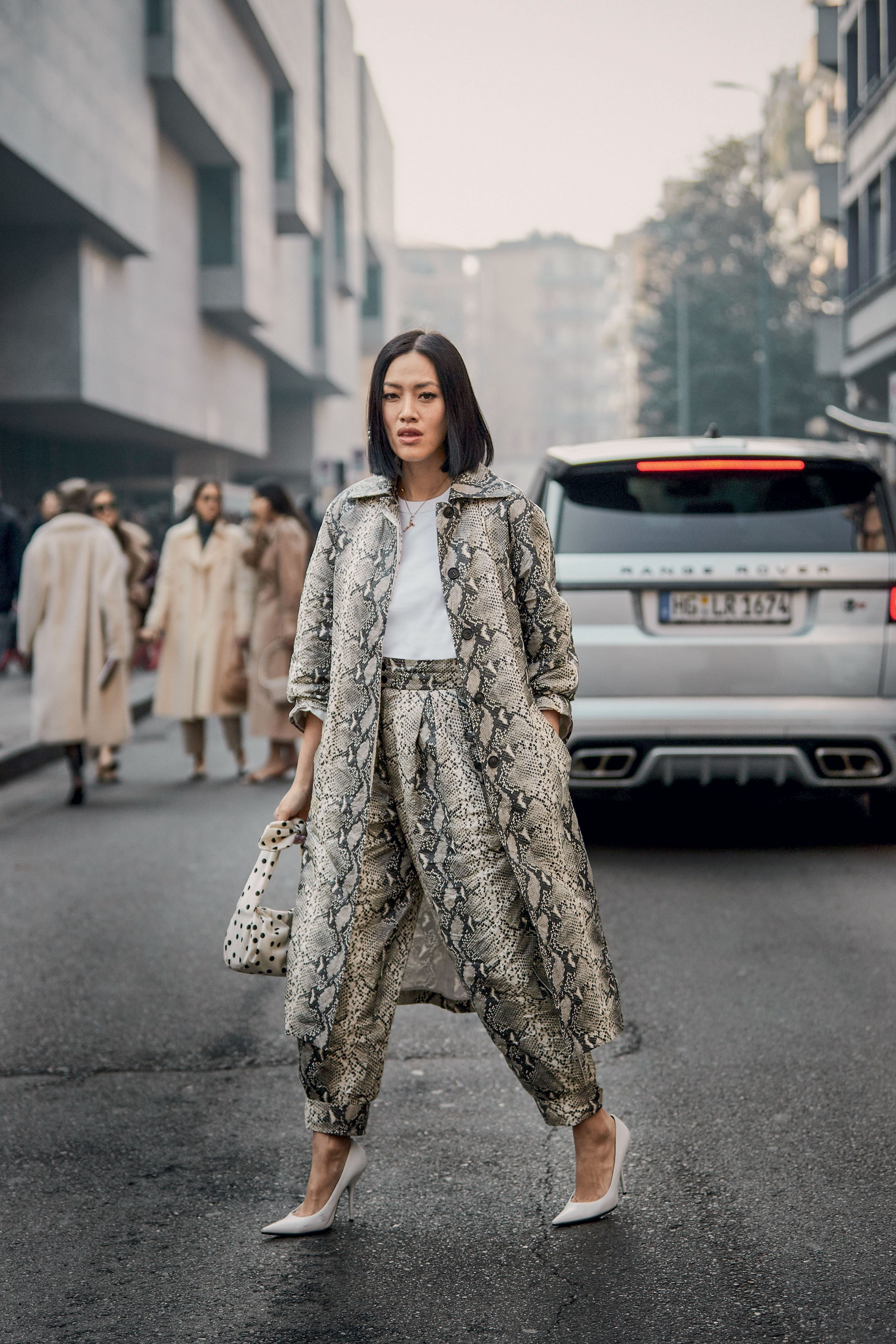 como usar estampa de cobra no look