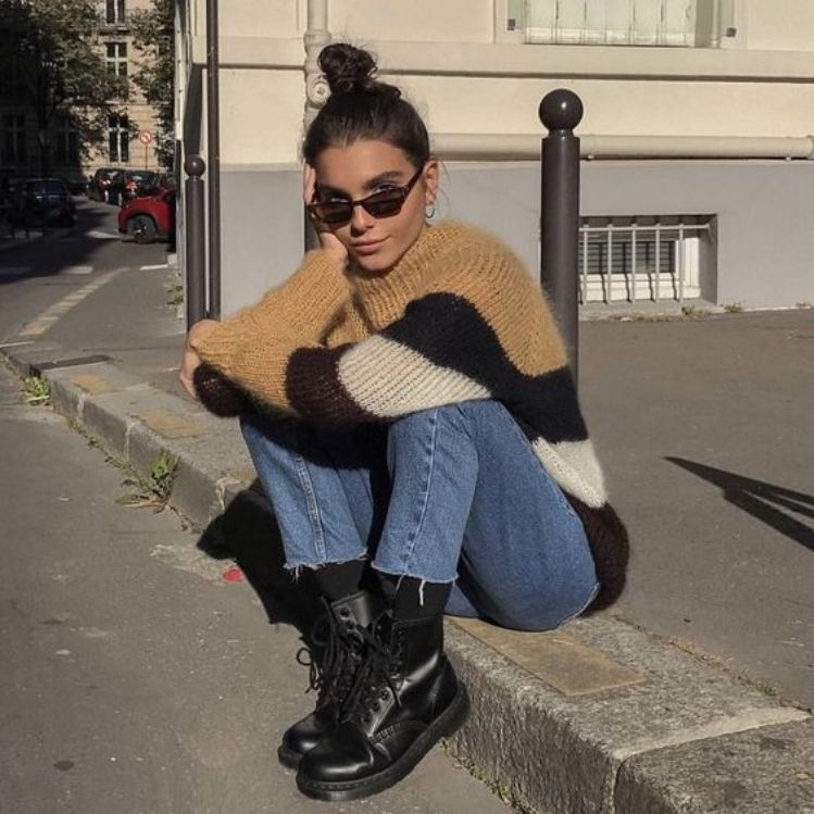 Dicas de como usar mom jeans em looks de trabalho