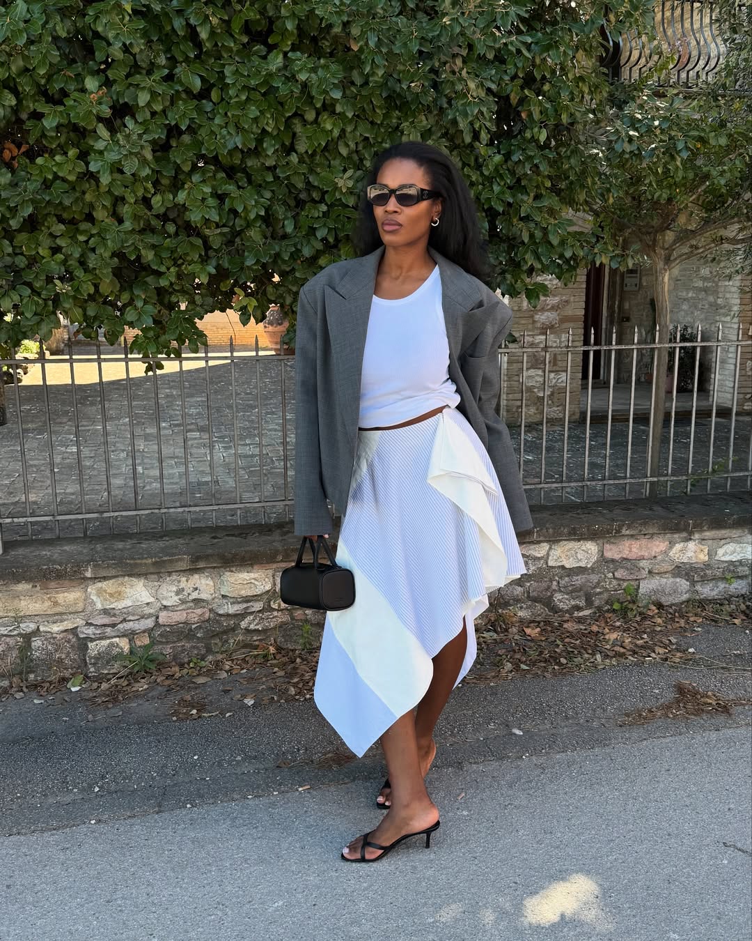 Guia completo: Como escolher a regata branca perfeita para seu corpo