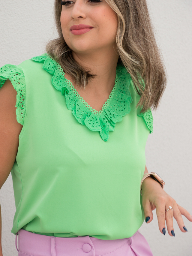 como usar regata de seda no trabalho