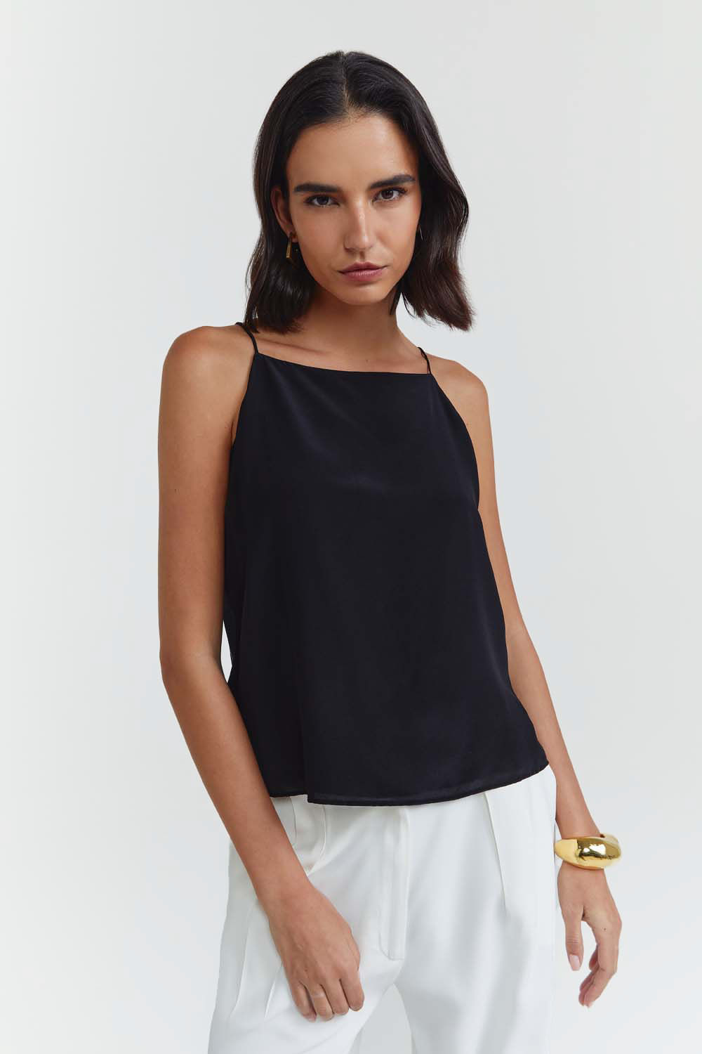 como usar regata de seda no trabalho