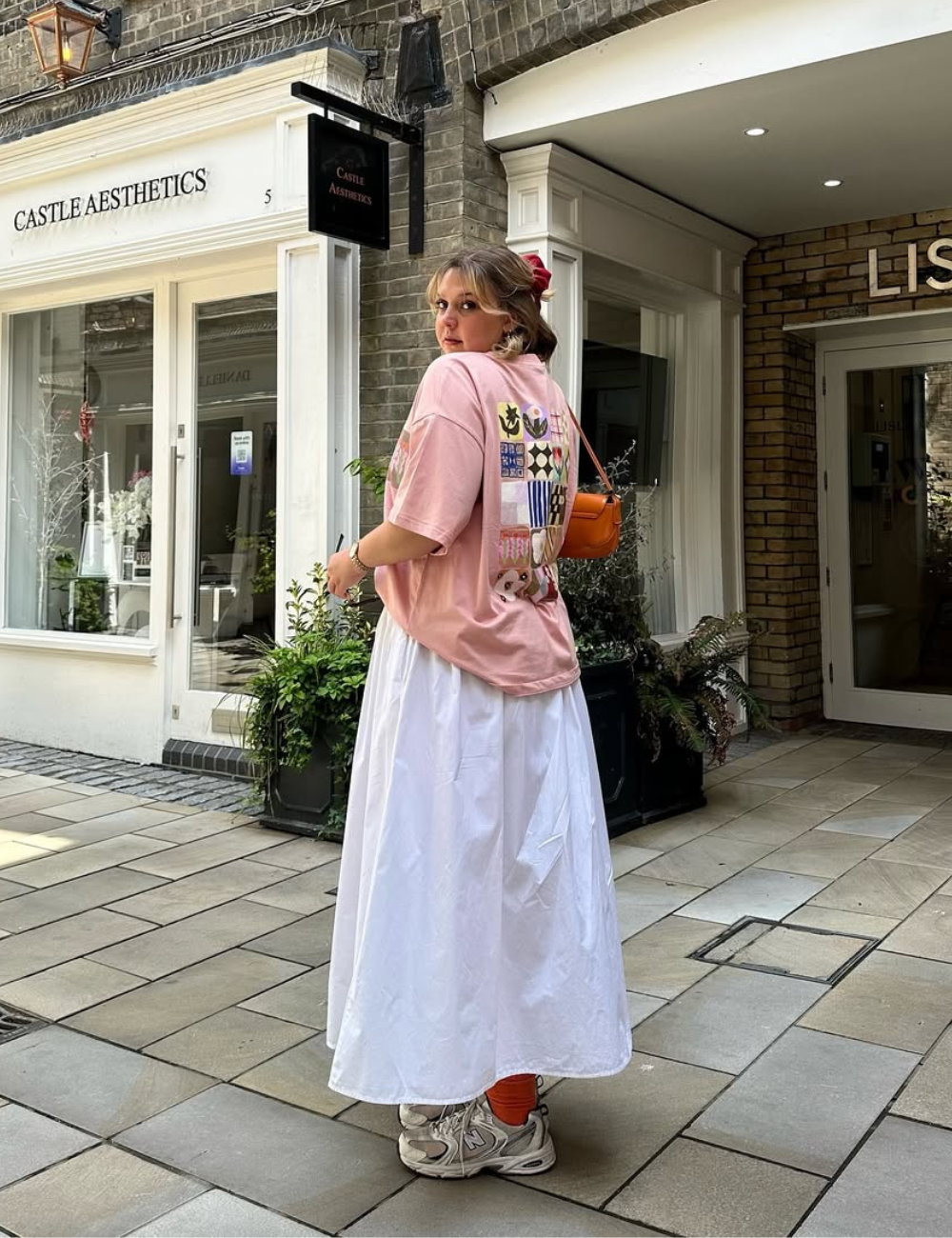 5 tipos de tênis que combinam com saia longa