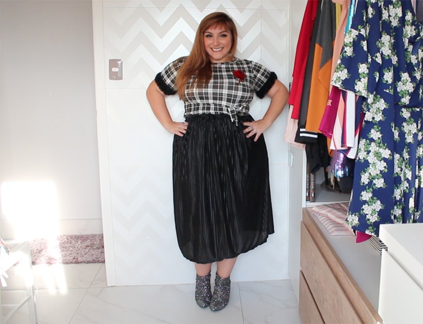 como usar saia plissada midi com bota