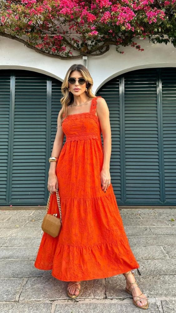 5 maneiras de usar vestido longo com rasteirinha sem errar; O guia definitivo para combinar vestido longo e rasteirinha; Vestido longo e rasteirinha: O segredo para um look chique e confortável; Como escolher a rasteirinha ideal para o seu vestido longo; Tendências: Vestido longo com rasteirinha para todas as ocasiões.
