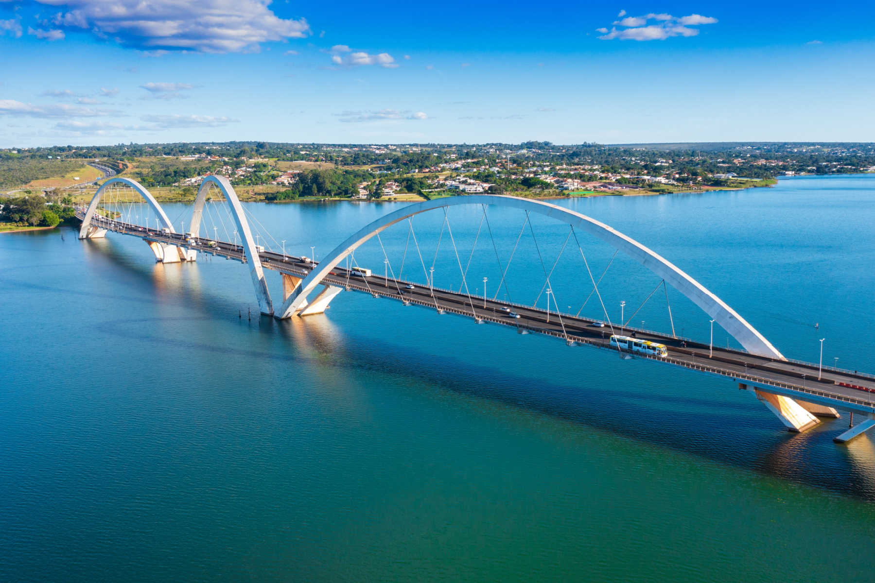 Explorando o Eixo Monumental: Um passeio pela arquitetura de Brasília