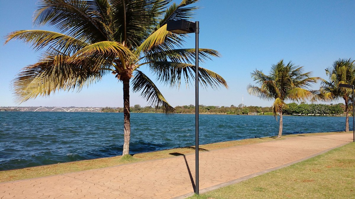 O que comer na Praça Pick-up do Aeroporto de Brasília