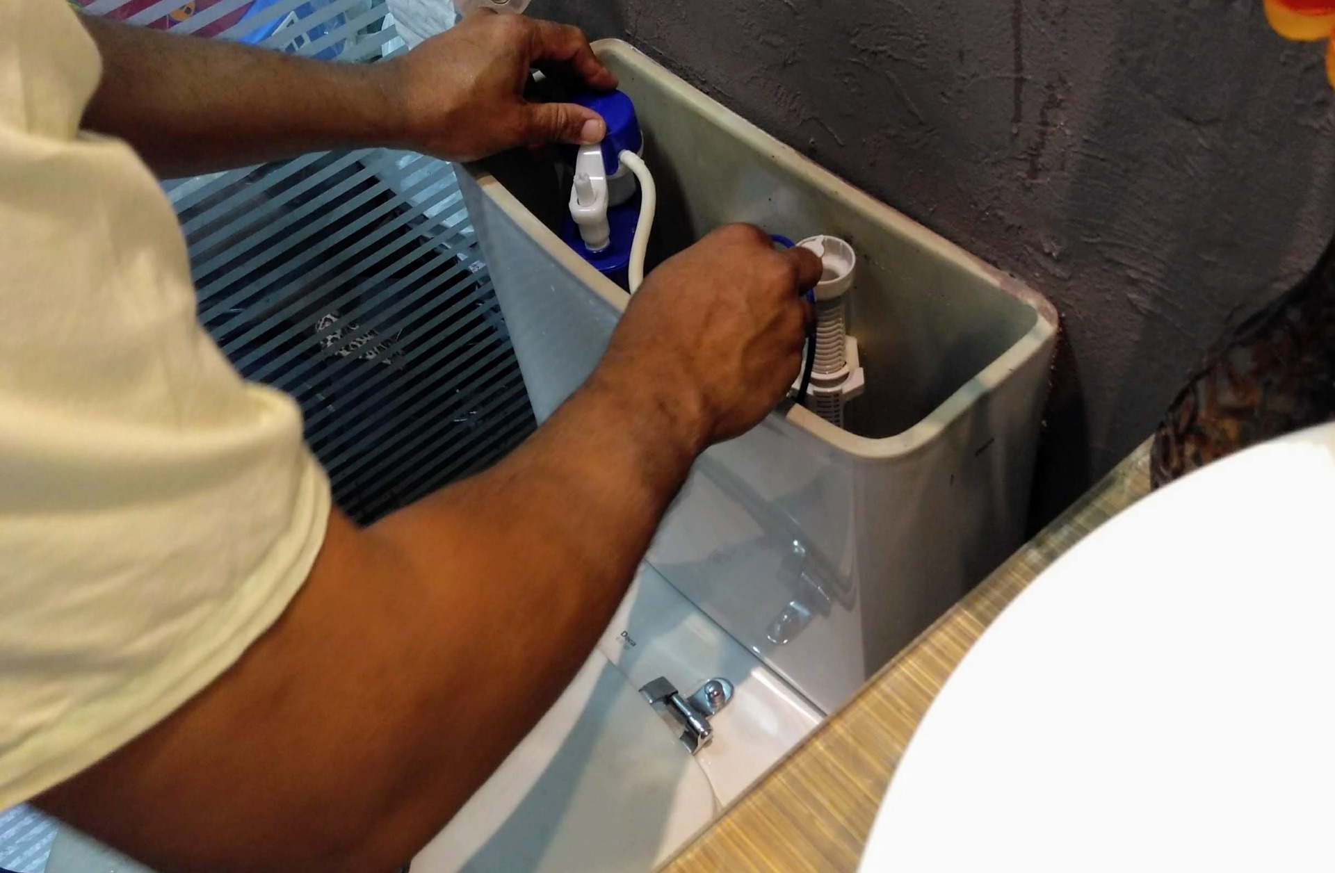 Guia Completo: Tipos de Mecanismos de Descarga e Suas Manutenções