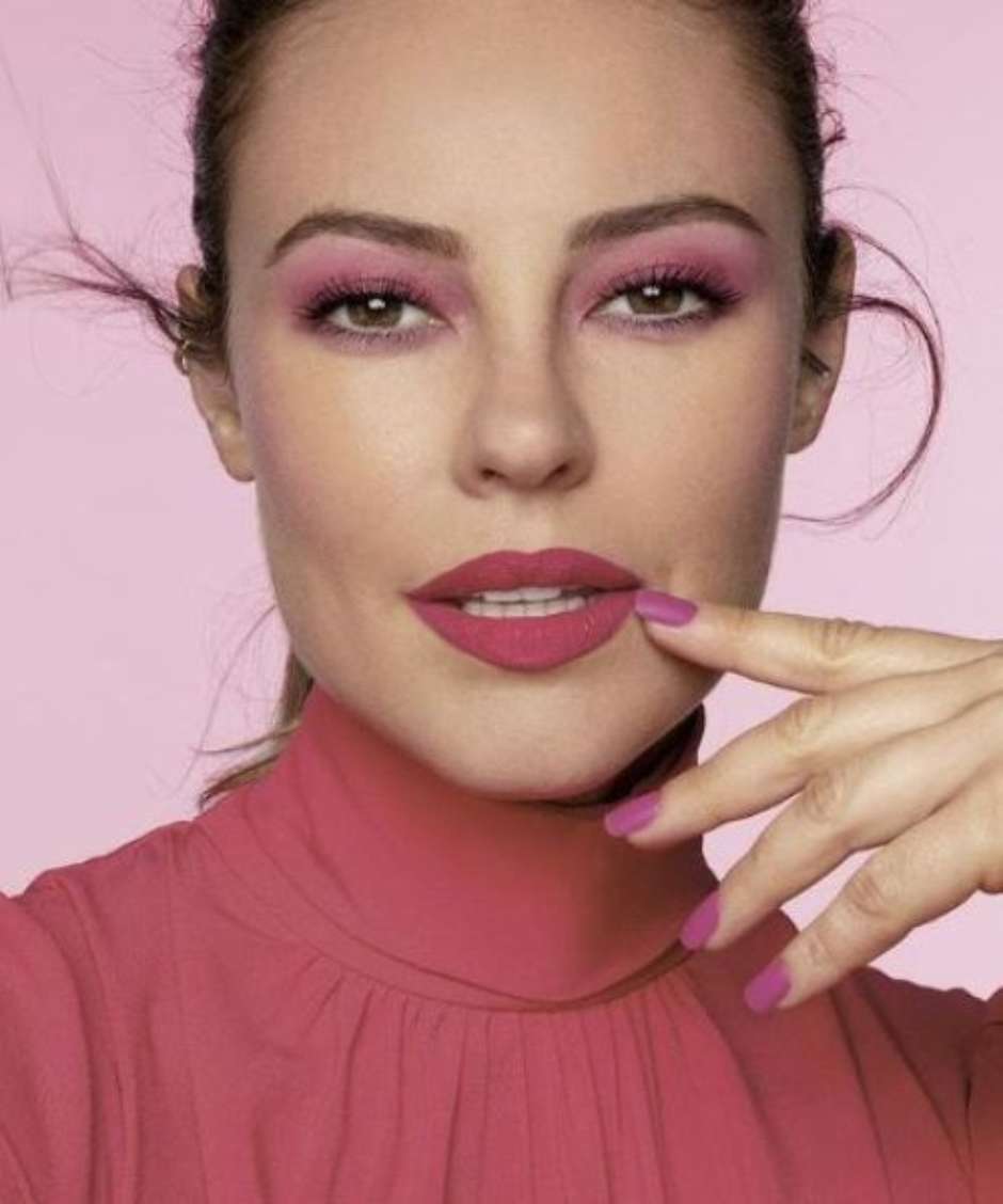 5 ideias de títulos:
1. Guia Completo: Como Escolher o Batom Rosa Perfeito para o Seu Tom de Pele
2. Desvendando os Segredos: Batom Rosa Ideal para Peles Claras