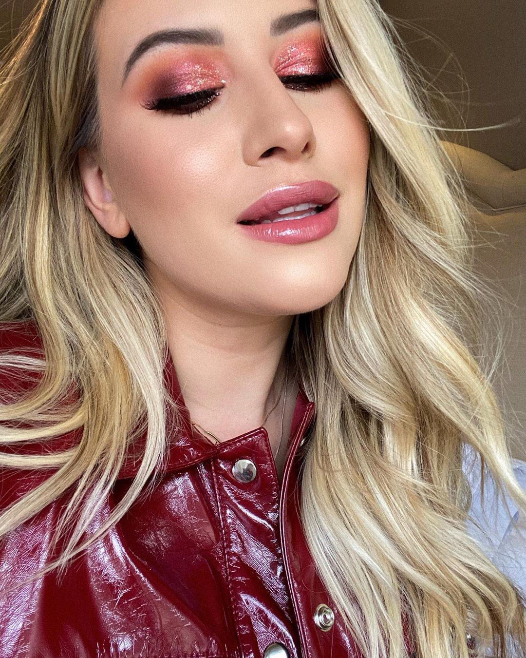 5 ideias de títulos:
1. Guia Completo: Como Escolher o Batom Rosa Perfeito para o Seu Tom de Pele
2. Desvendando os Segredos: Batom Rosa Ideal para Peles Claras