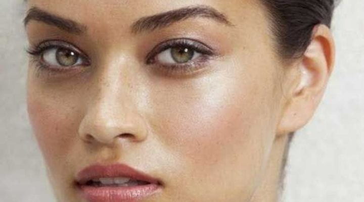 5 ideias de títulos:
1. Descubra a Cor de Cabelo Perfeita para Sua Pele Oliva
2. Pele Oliva: Guia Completo de Cores de Cabelo que Harmonizam
3. Do Castanho ao Ruivo: As Melhores Tinturas para Pele Oliva
4. Evite Erros: Cores de Cabelo a Fugir se Você Tem Pele Oliva
5. Transformação Capilar: Cores de Destaque para Pele Oliva